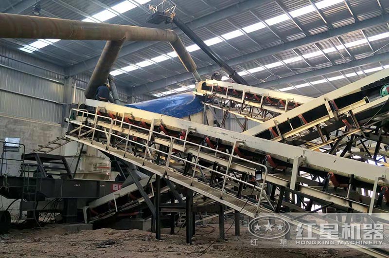 花崗巖石制砂、場地有限怎么辦？這臺移動制沙機(jī)幫你搞定