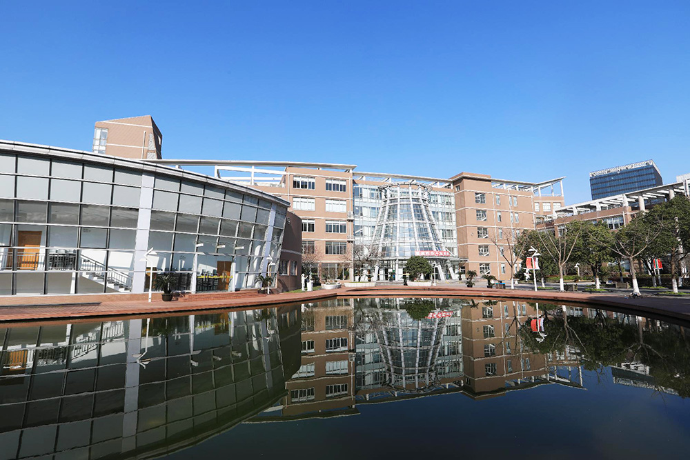 上海市實驗學校新體育中心中央空調工程